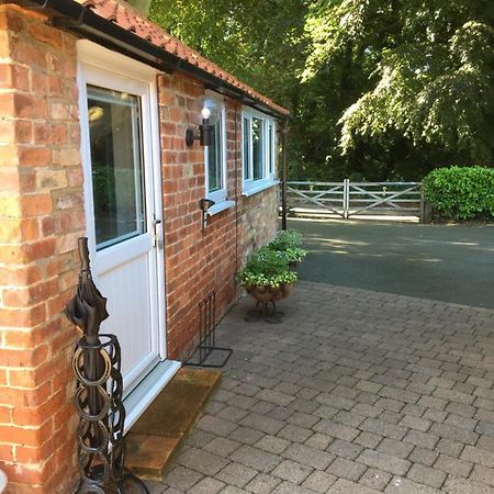 Crossways Self-Catering Cottage - Self Contained East Ravendale エクステリア 写真