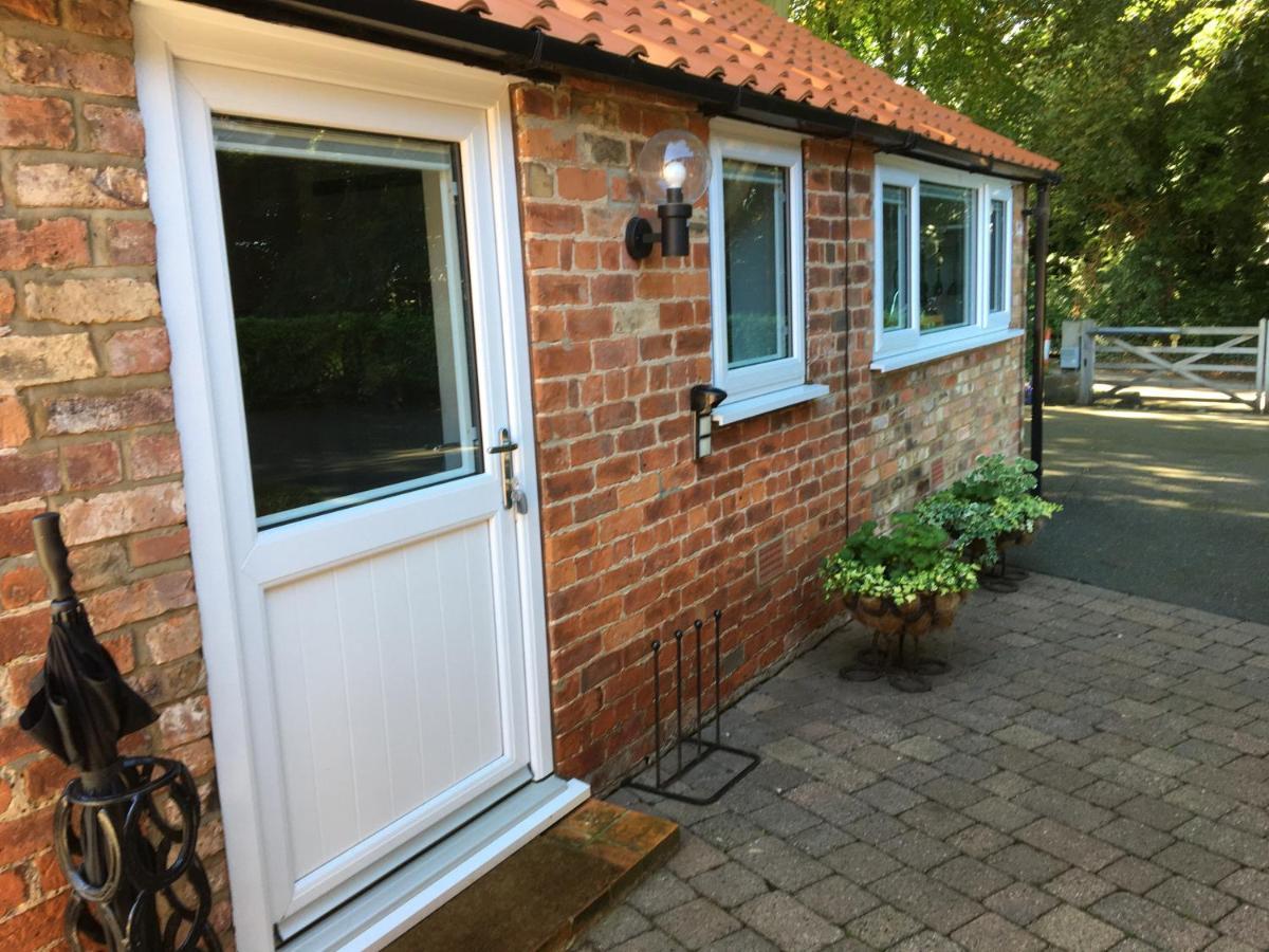 Crossways Self-Catering Cottage - Self Contained East Ravendale エクステリア 写真