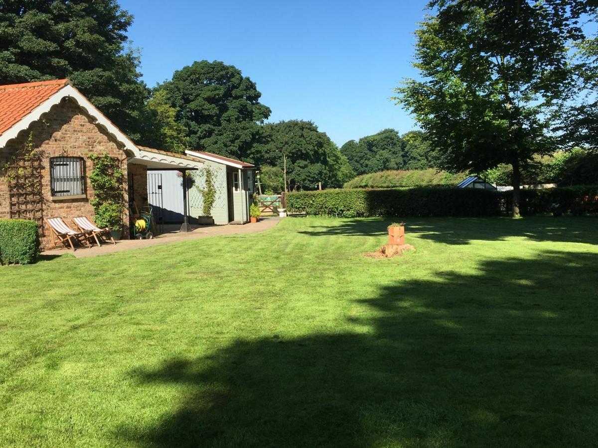 Crossways Self-Catering Cottage - Self Contained East Ravendale エクステリア 写真