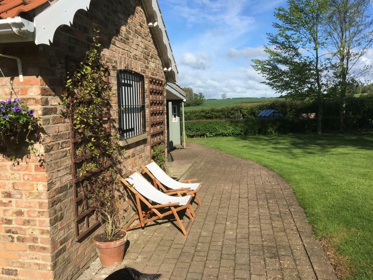 Crossways Self-Catering Cottage - Self Contained East Ravendale エクステリア 写真