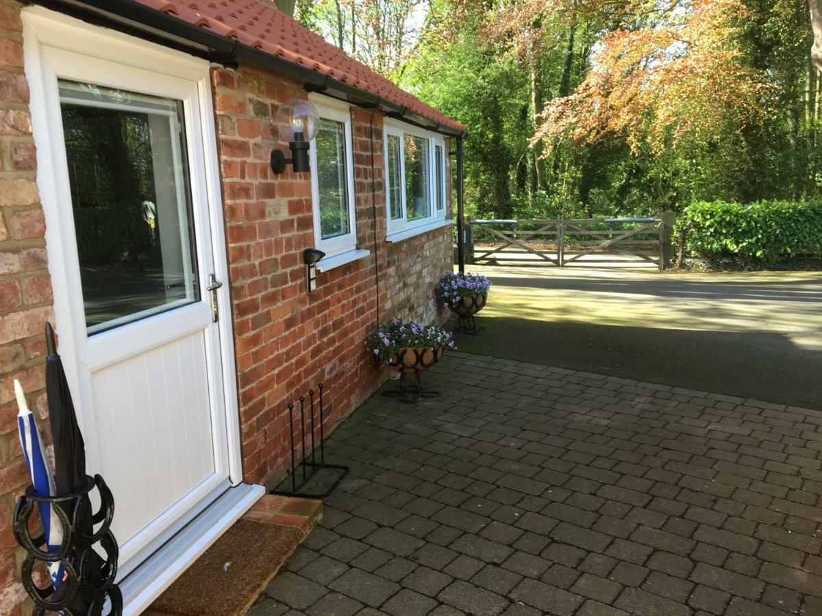 Crossways Self-Catering Cottage - Self Contained East Ravendale エクステリア 写真